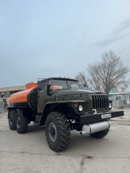 Продам Урал топливозаправщик