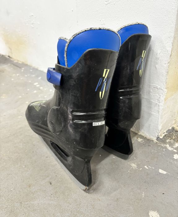 Patine sport gheata nr 40 negru albastru ski schi