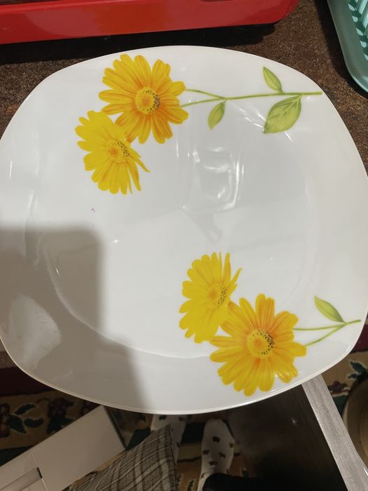 1000ТГ. Тарелка сатылады арзан бағада……………………………..