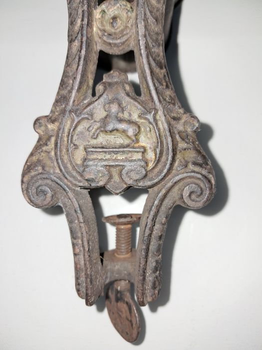 Râșniță pentru nucă veche vintage