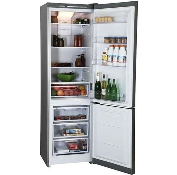 Продаю холодильник Indesit
