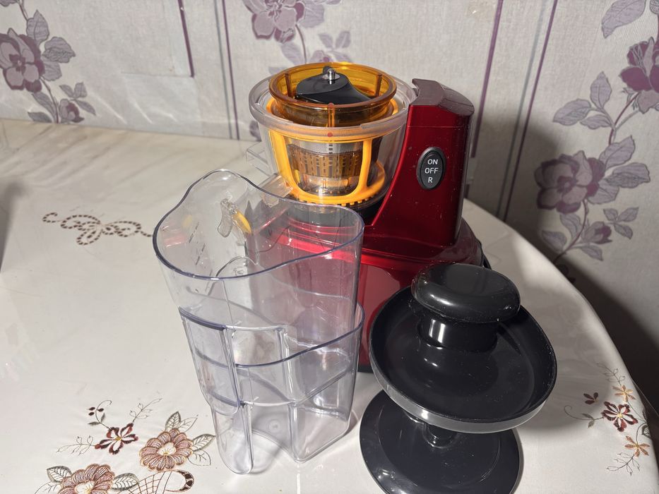 Продается соковыжималка