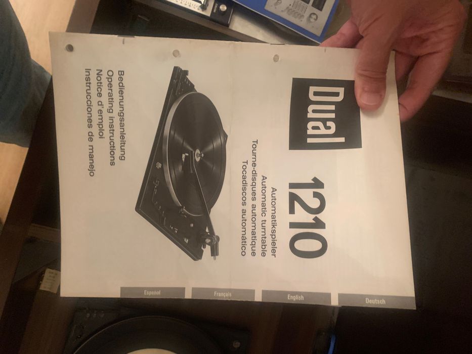 Vând sistem audio vintage Grundig – radio, pick-up și magnetofon