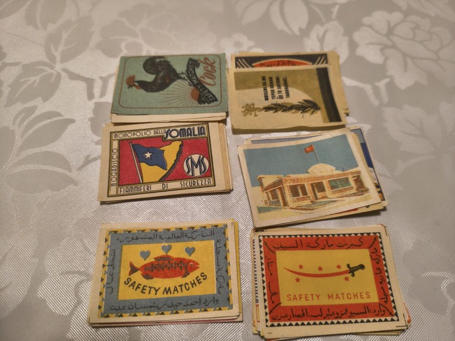 Колекция от стари предимно български етикети за кибрити