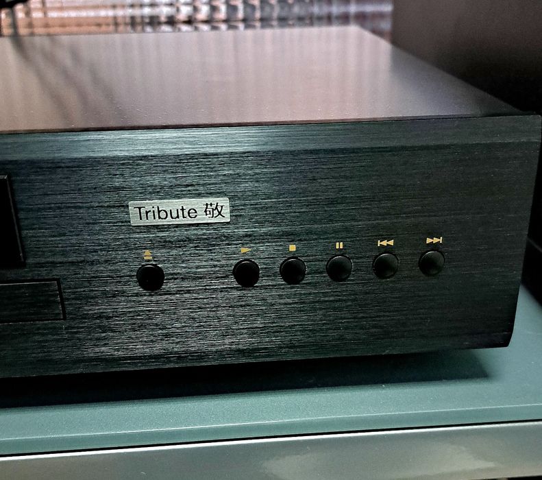 ROTEL CD 11 Tribute player