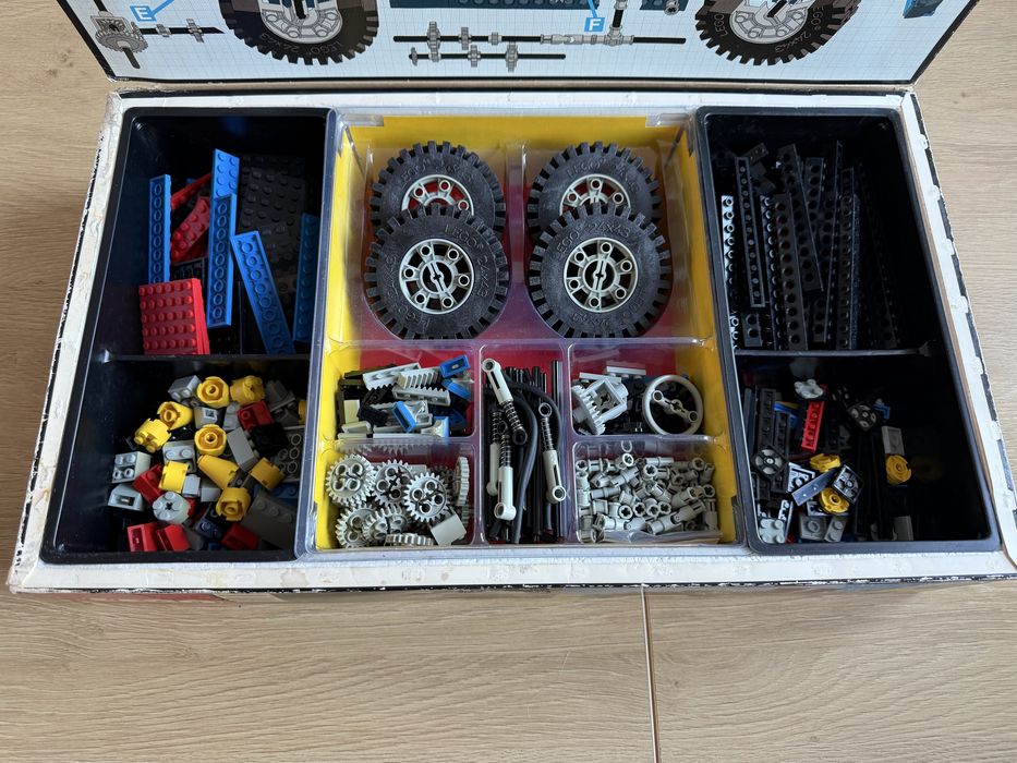 Lego Technic 8860 - Car Chassis