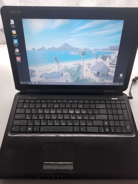 Лаптоп ASUS Асус