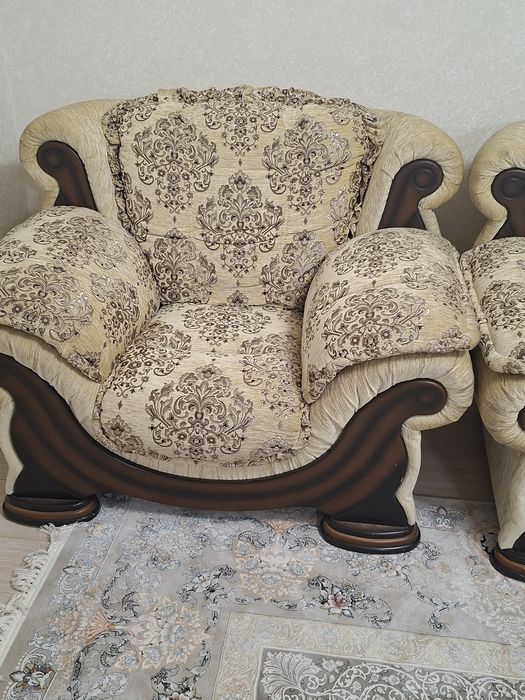 Продом тройку диване 2кресла