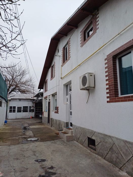 Casa si spatiu comerical de inchiriat