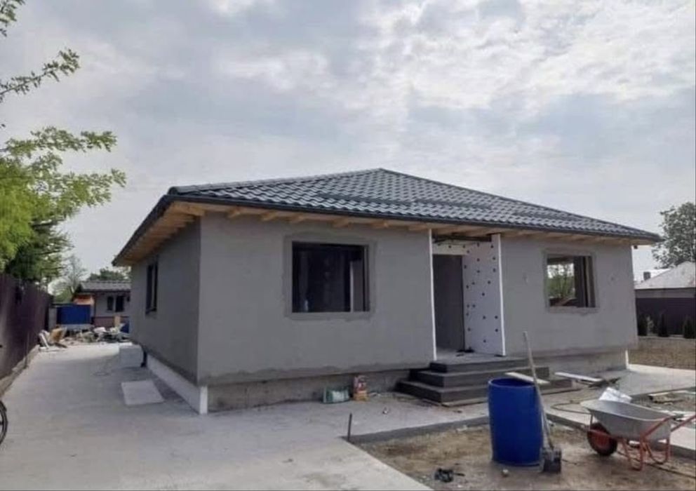 Vand Case modulare pe structura metalica 100x100