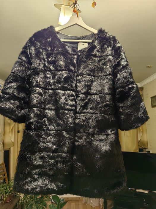 Продам шубу белую