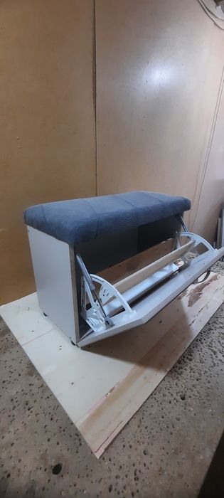 Продам пуфики на прихожий.