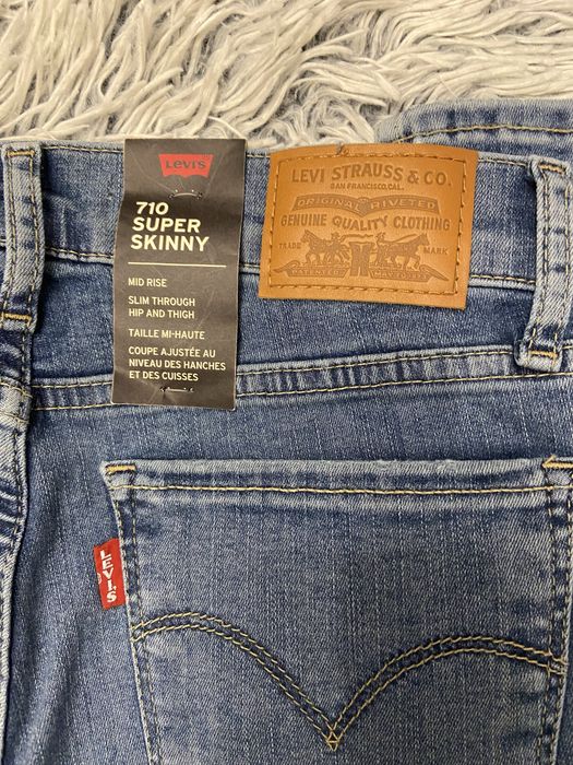 Blugi Levi’s 710 noi cu eticheta