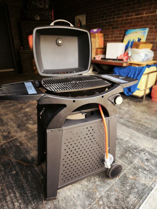 Газовый гриль и тележка