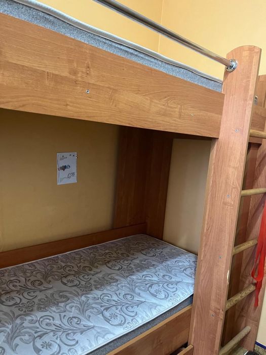 Продам двухярусную кровать