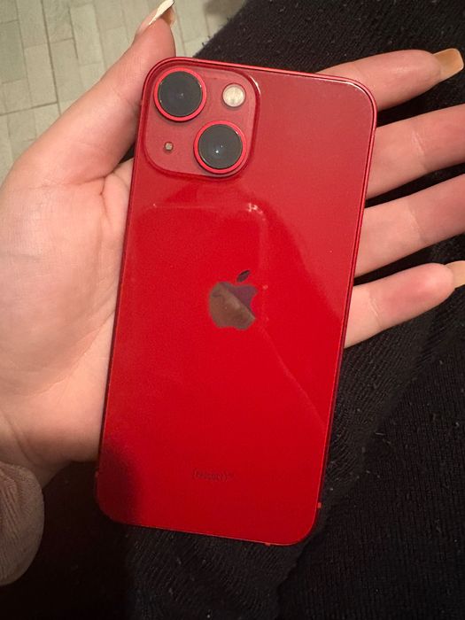 iPhone 13 mini. Червен