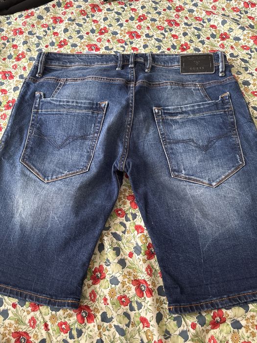 Blugi scurti Guess