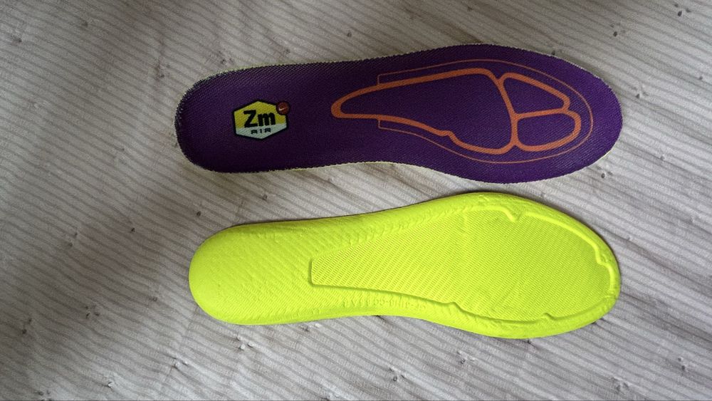 Продам бутсы air zoom