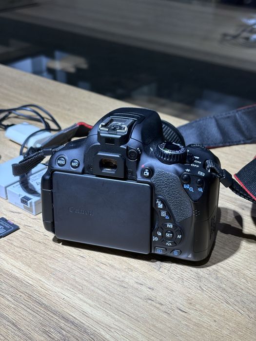 Canon 650 D все комплекте