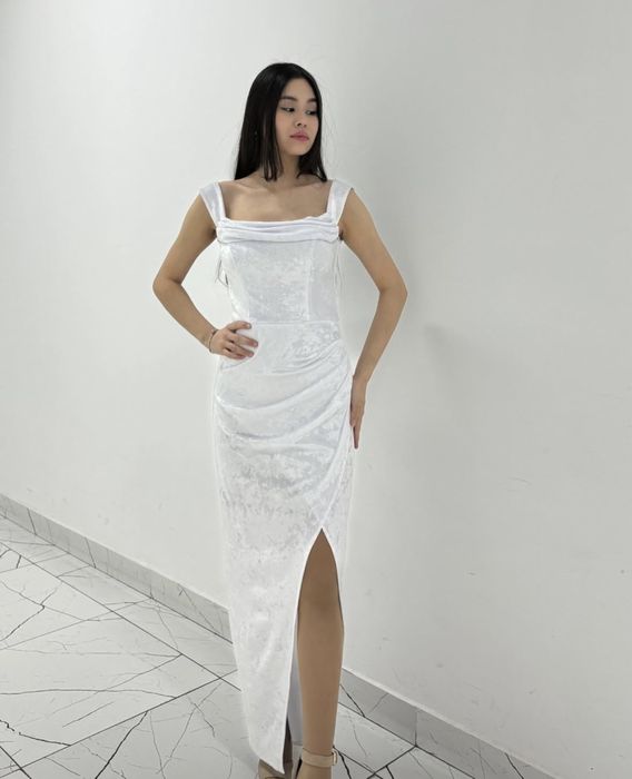 Продам платья новые