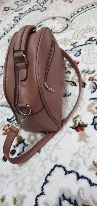 Срочно продам сумки в хорошем состоянии для девочек по 2000тг.