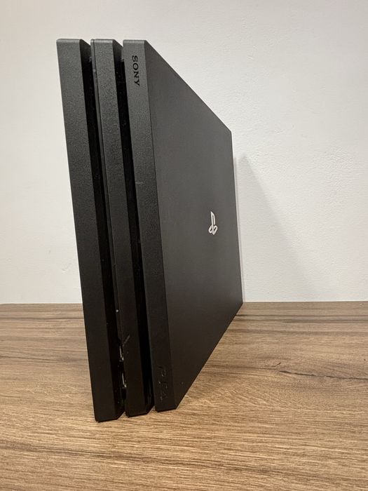 Ps4 PRO++20 CD-uri (separat)