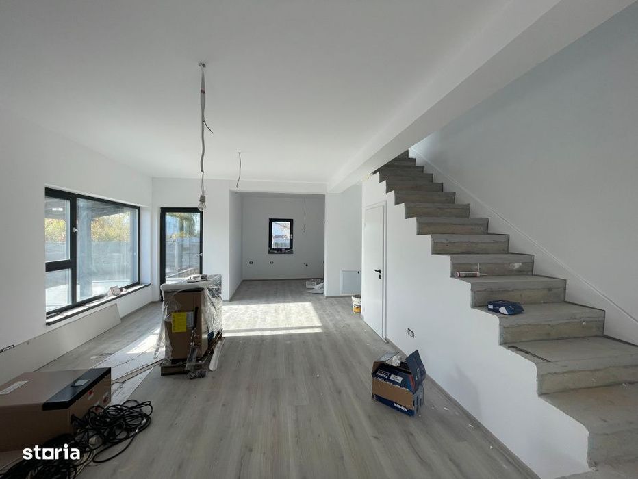 Duplex 3 camere separat prin baie Mosnita Noua