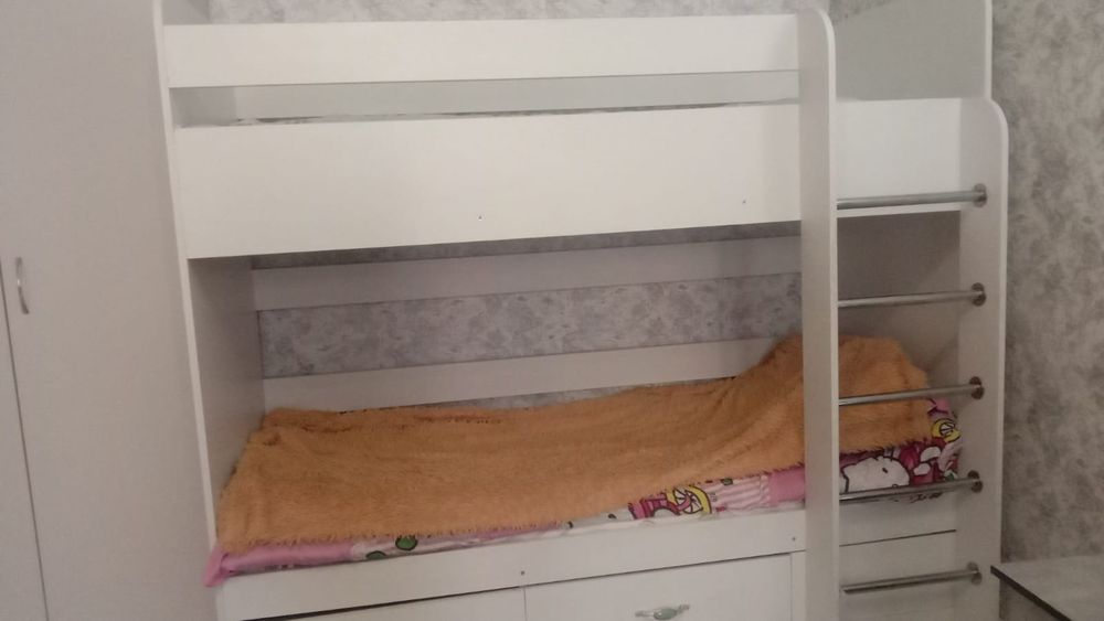 Детская кровать б/у