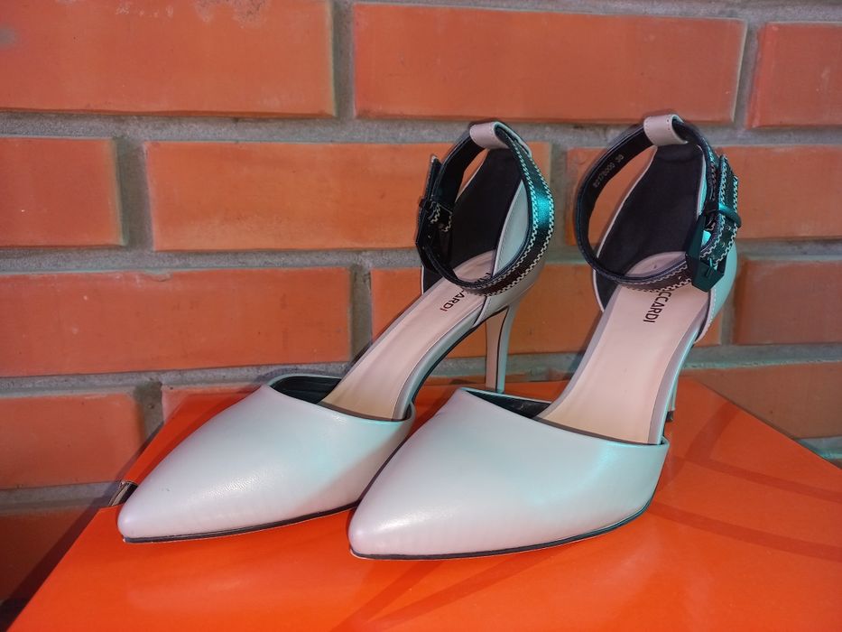 Туфли 5000тг 1рет киілген