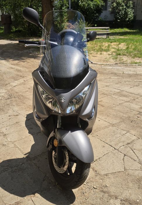 Скутер Suzuki BURGMAN 200.