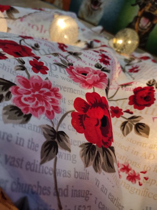 Къса пола ,тип балон с цветя