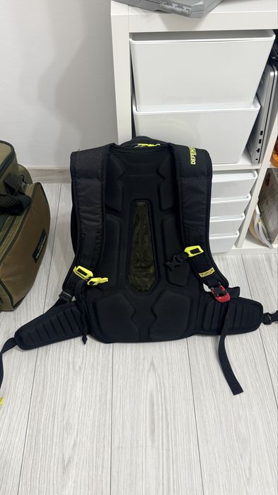 Rucsac ski / snowbord cu protectie spatete / coloana