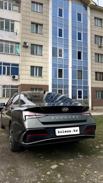 Hyundai Elantra 2023