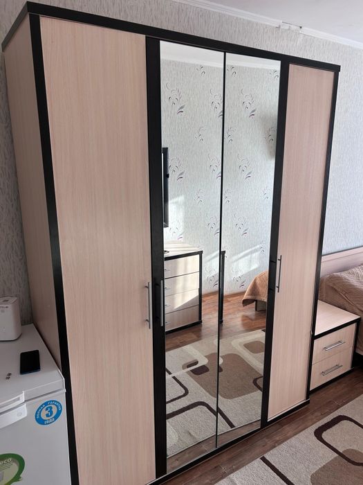 Продам спальный гарнитур