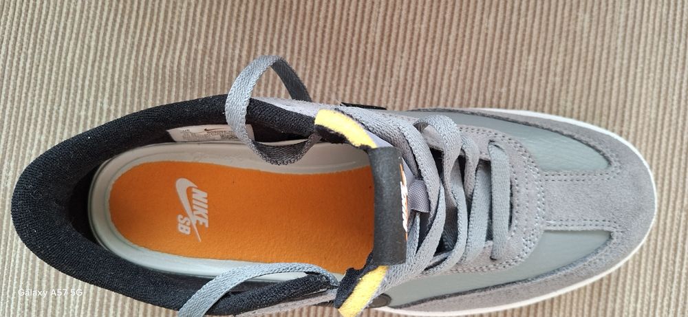 Нови маратонки NIKE