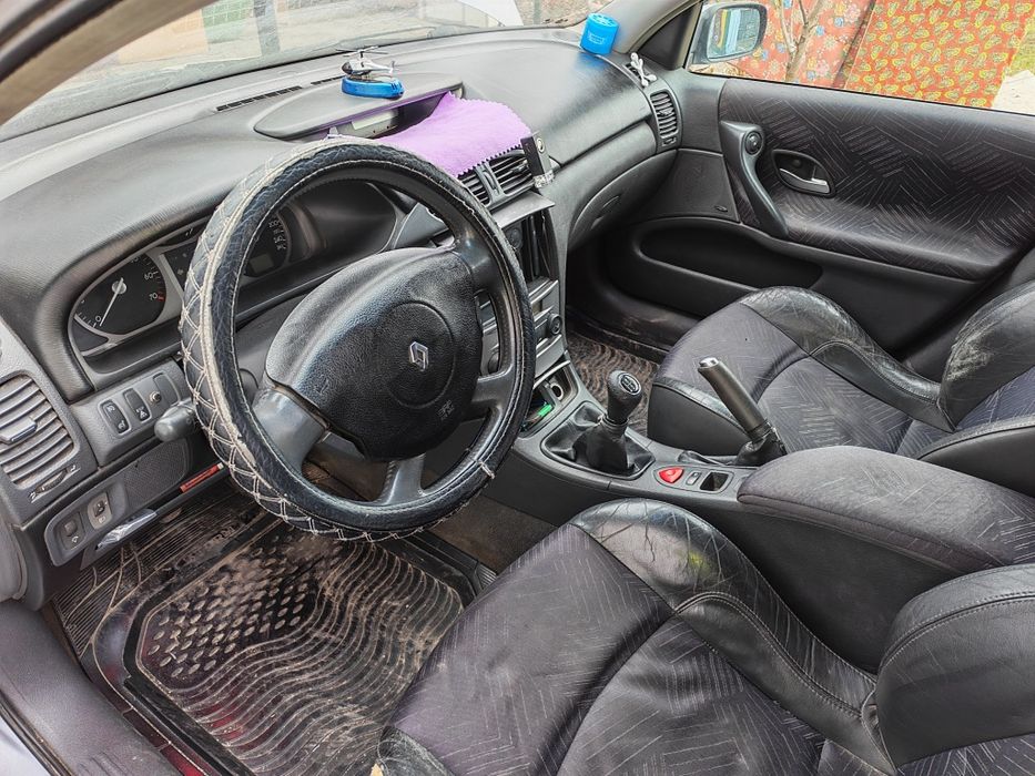 Рено логуна 2001