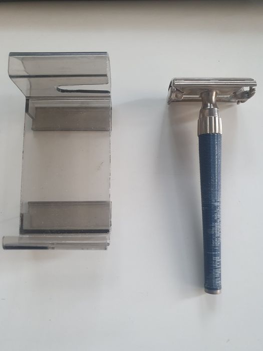 Aparat de ras Gilette