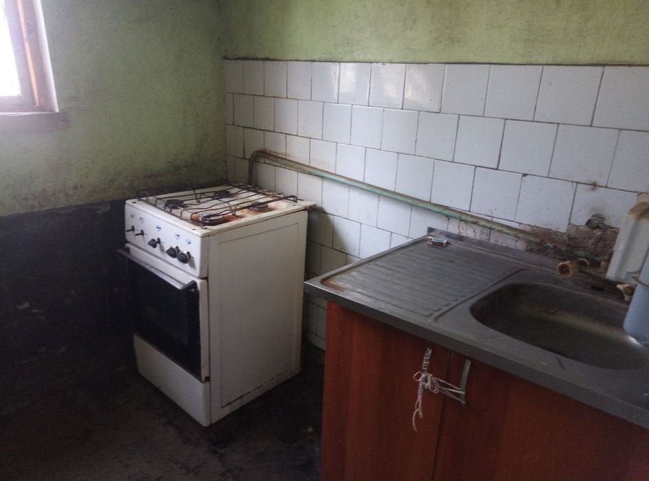 Qarshı shahar 4 mıkrarayon Anıs yon tomonida 3 xonali uy