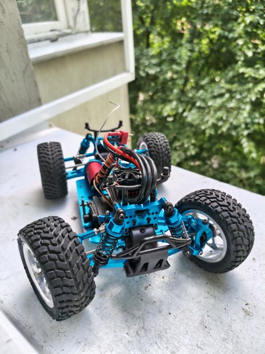 Rc 4x4 masinuta cu radio telecomanda