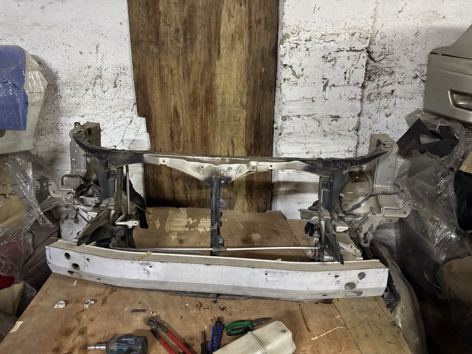 Суппорт радиатора, экран, телевизор на Lexus Rx300, 330, 350