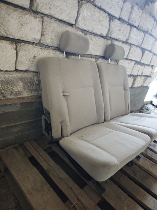 Toyota Ipsum 3-ряд сиденья