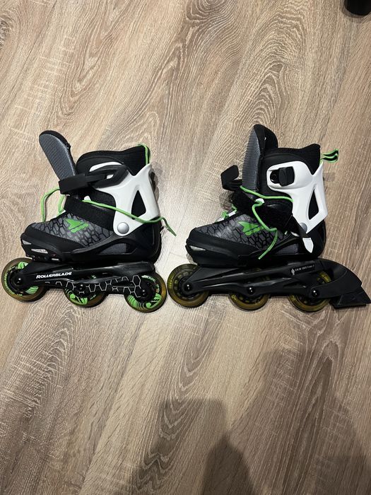 Vand role rollerblade cu tot cu accesoriile din imagine!