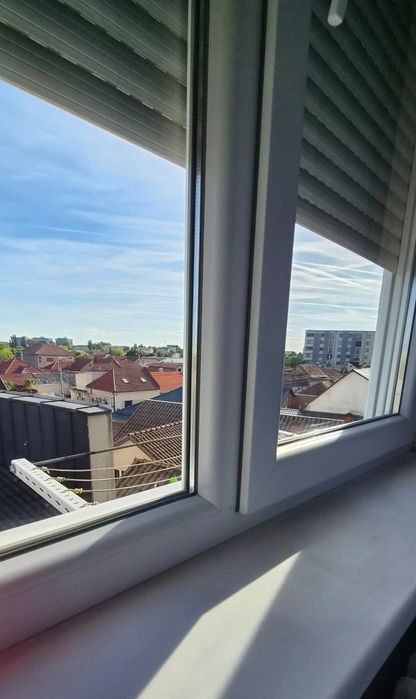 Apartament 2 camere, Velenta, Etaj 3, Zona linistita,  Aproape de centru