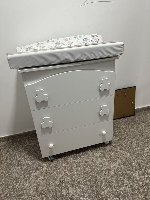 Comoda cu masa de infasat Anne Bebe