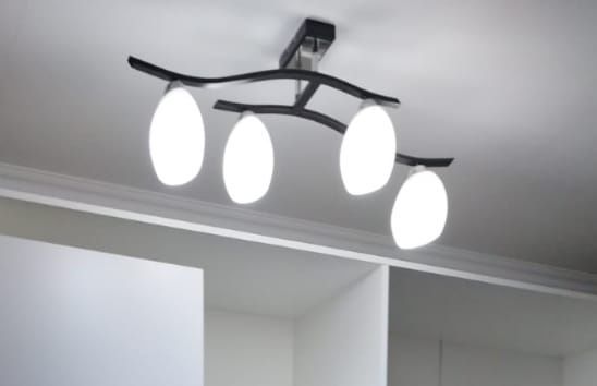 Продам потолочную люстру