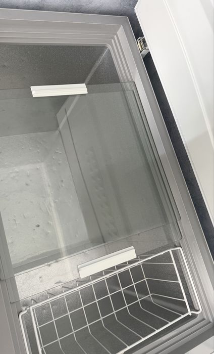 Морозильник Midea BD-240 б/у белый