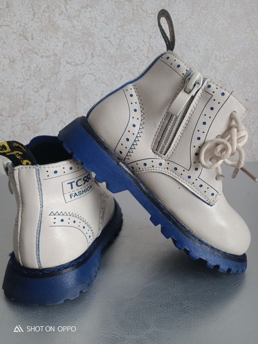 Ботинки осенние маль.