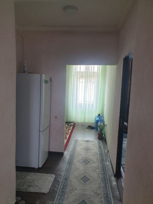 Варк1 2 сутих катеж сотилади барча кулайликлари Билан 3хона +кухня