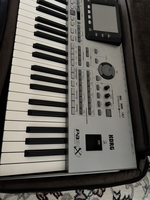Korg Pa3 sotiladi "срочнo" сотилади.