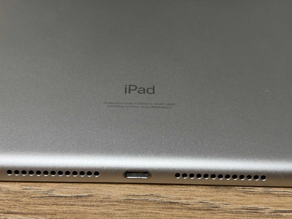 Apple iPad 9 64GB Wi-Fi + кабель